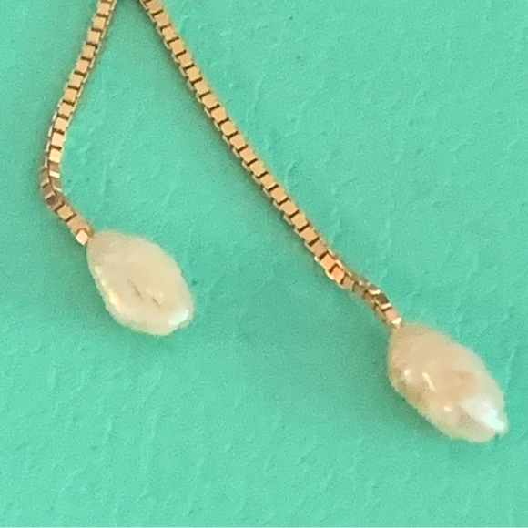 14 K Gold Baroque Pearl Drop Earring - Picture 3 of 4